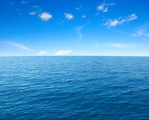 Obraz premium Powierzchnia wody morskiej