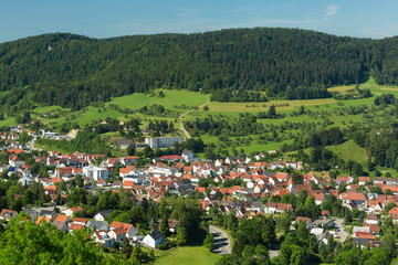 Fototapeta na wymiar Albstadt-Tailfingen mit Ortsteil Truchtelfingen auf der Schwäbischen Alb