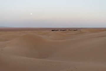 Fototapeta na wymiar Accampamento nel deserto