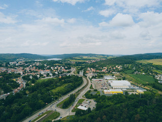 Fototapeta na wymiar Der alte Steinbruch in Brünn-Komein von oben, Tschechische Republik
