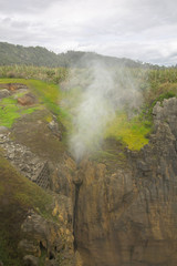 Blowhole Pancake rocks near Hokatika in New-Zealand