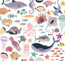 Vector seamless pattern with fish and sea animals