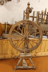  Spinning wheel