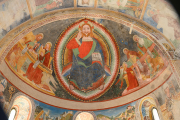 "Maiestas Domini", Fresco in der Kirche Sankt Peter u. Paul, Biasca, Tessin, Schweiz