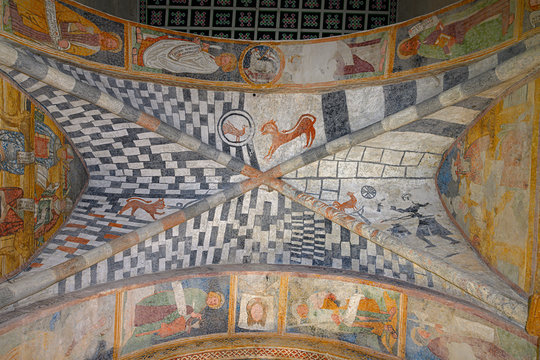 Deckengew&ouml;lbe in der Kirche Sankt Peter u. Paul, Biasca, Tessin, Schweiz