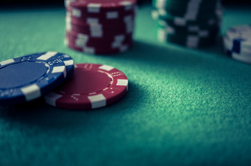 Chips auf einem Roulette-Tisch