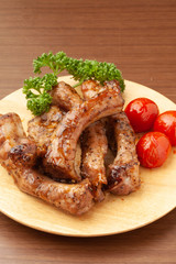 醤油ソースのスペアリブ