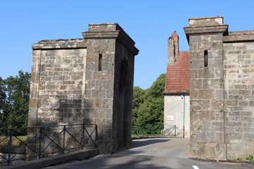 Ville de Langres - Fortifications et chemin de ronde - D&eacute;partement de la Haute Marne