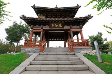 Fototapeta premium Chinese classical architecture in the park