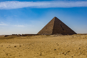 Fototapeta na wymiar Great pyramid of Cheops and Sphinx in Giza plateau. Cairo, Egypt