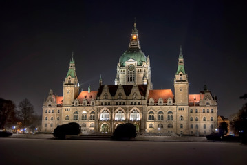 Fototapeta na wymiar The New Town Hall in Hannover, Germany at night