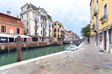 Fototapeta na wymiar The street in Venice. Day foto. Italy. Europe.