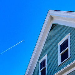 Contrail over Colonial