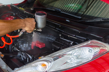 Obraz premium Check and clean engine car