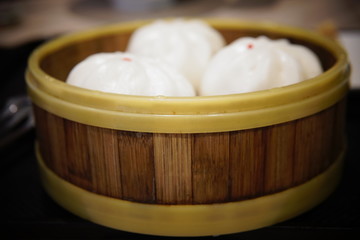 Fototapeta na wymiar dumplings in a bowl