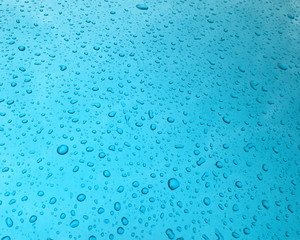sfondo azzurro gocce d'acqua