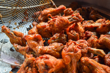 fried chicken,Cook in the kitchen,Crispy with vegetable oil