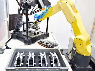 Robotic arm and measuring bench