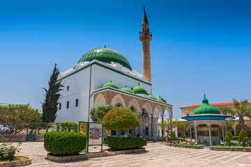 Fototapeta na wymiar Al Jazzar mosque with courtyard is the fine example of the Ottoman architecture in old Acre, Israel.