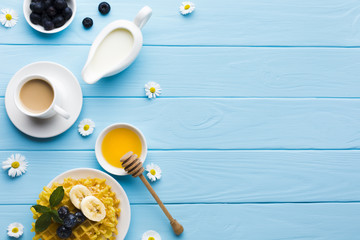 Obraz premium Flat lay breakfast composition with copyspace