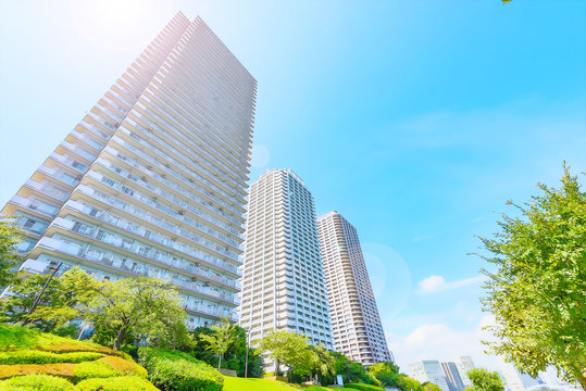 東京の高層マンション High-rise apartment in Tokyo. Illustration of Anime style.