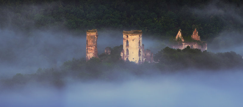 Chervonohorod Castle ruins (Nyrkiv village, Ternopil region, Ukraine)
