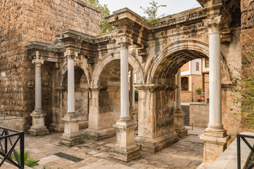 Fototapeta premium Hadrians Gate in old city of Antalya