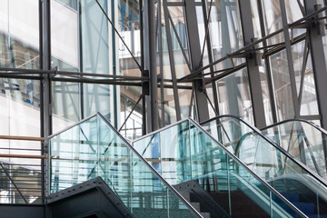 Architektur und Immobilien - moderne Treppen und Geländer - Details