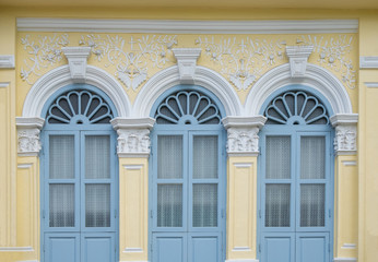 Fototapeta na wymiar Beautiful and colorful window styles.