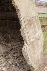 Wand von stillgelegtem K&uuml;hlturm in Albanien