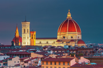Fototapeta na wymiar Beautiful view on old town of amazing Florence city and the Cathedral Santa Maria dl Fiore (Duomo), Florence, Italy