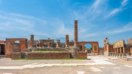 Ancient ruins of Pompei city (Scavi di Pompei), Naples, Italy - obrazy, fototapety, plakaty