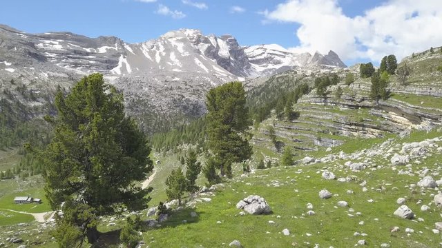 Il parco naturale Fanes-Senes-Braies &egrave; una delle aree protette pi&ugrave; grande dell'Alto Adige