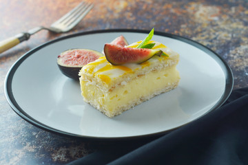 Lemon drizzle cake, lemon crust cake dessert.