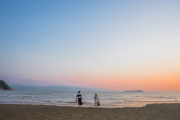 Fototapeta na wymiar 香川県にある父母ヶ浜の夕日
