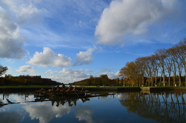 Fototapeta premium Autumn in the gardens of Versailles
