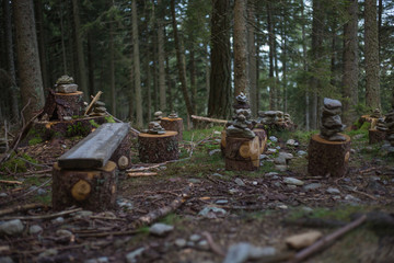 Obraz premium Steinmandl im Wald von Südtirol
