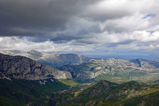 Sardinien Supramonte Blick &uuml;bers Gebirge