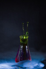 フラスコからあがる水滴