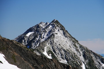 南アルプス　白峰三山テント縦走　西農鳥岳山頂から　北岳を望む
