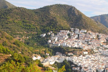 Fototapeta premium joli petit village blanc d'Andalousie