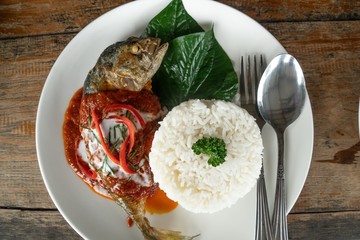 Mackerel in dried red curry with boiled rice