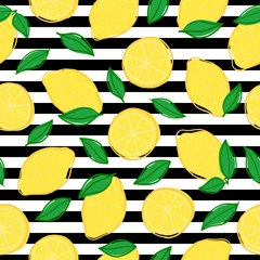 Tapeten Zitronen Zitronenfrucht und nahtloses Muster der Scheiben. Einfacher Vektorillustrationshintergrund. Für Print, Textil, Web, Wohnkultur, Mode, Oberfläche, Grafikdesign