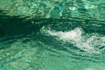 Naklejka premium spray of clean water with splashes and bubbles