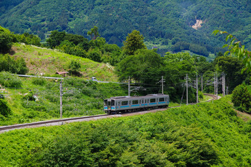 Naklejka premium 篠ノ井線を走る普通電車