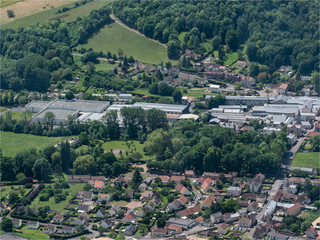 vue aérienne de la zone industrielle de Bray-et-Lù dans le Val d'Oise en France