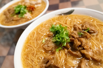 thin noodles with pork intestine