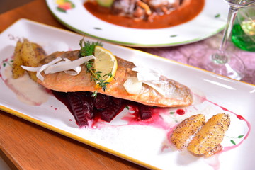 Close up of the fried fish with decoration; restaurant;dining-room;Joching;Weingut Holzapfel;Vienna;Austria