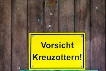 Warnschild Vorsicht Kreuzottern