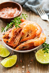 Shrimps served with lemon